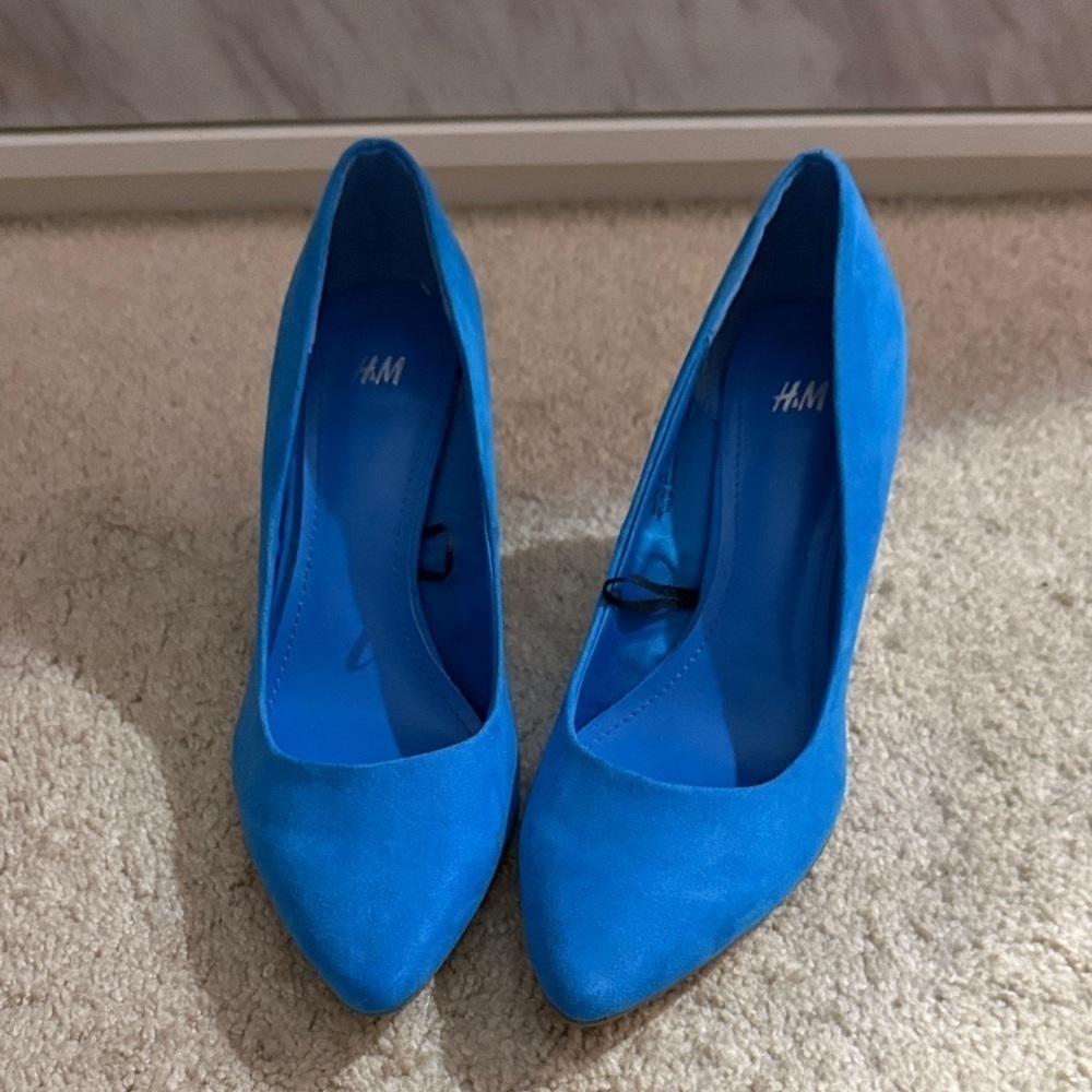 H&M Vibrant Blue Heels - Picture 2 of 3